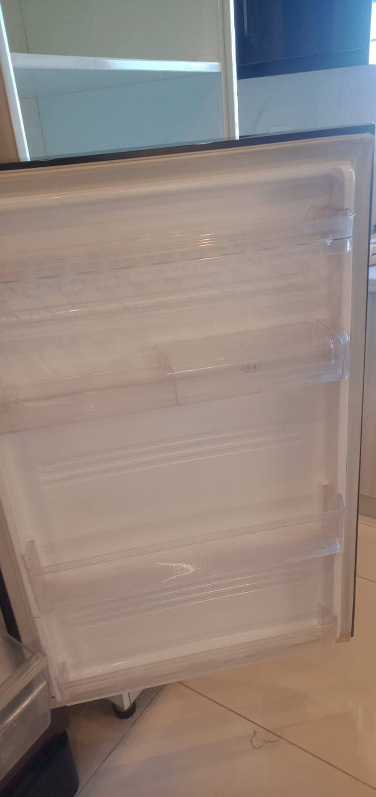 Kenwood KRF-400 Top mount Refrigerator for Sale in Excellent Condition 2