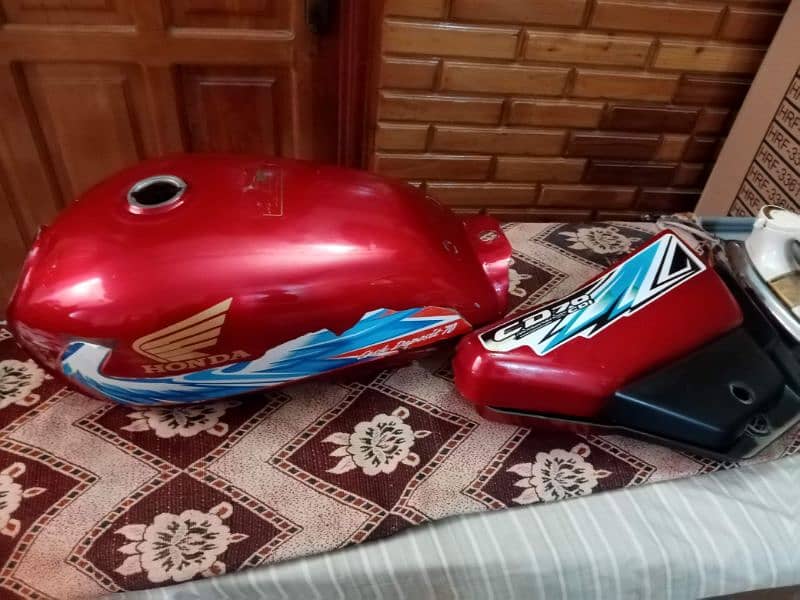 HONDA CD 70 RED COLOUR TANKI TAPPY SET 2