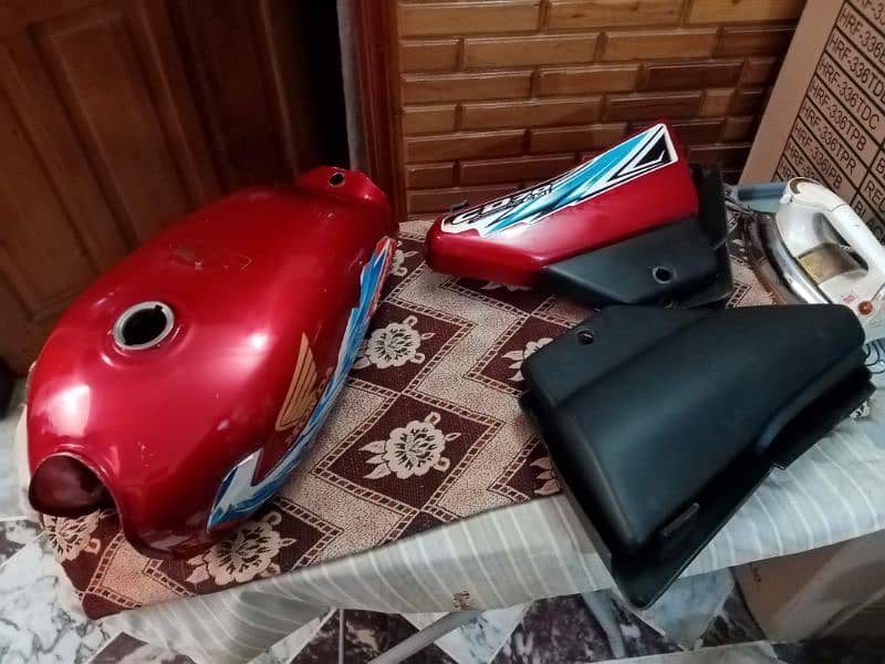 HONDA CD 70 RED COLOUR TANKI TAPPY SET 4