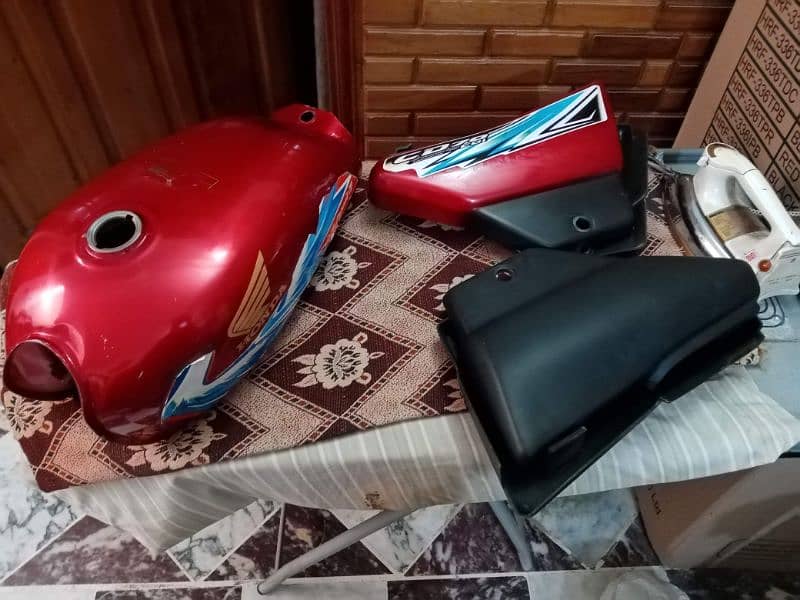 HONDA CD 70 RED COLOUR TANKI TAPPY SET 9