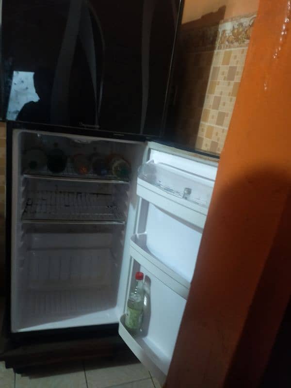 black glass door fridge 3