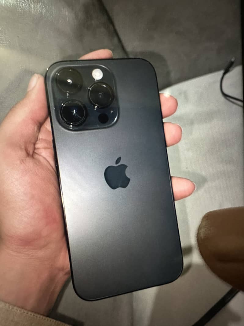 iPhone 14 pro 2