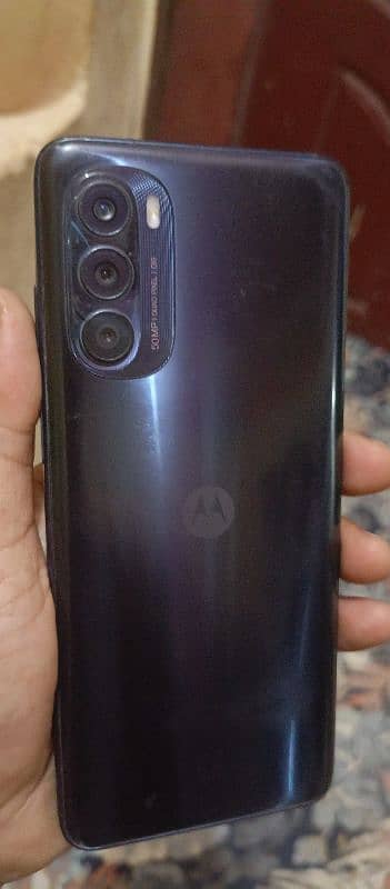 hello I'm selling my Moto G stylus 5G 2022 6 GB ram 128 room 5