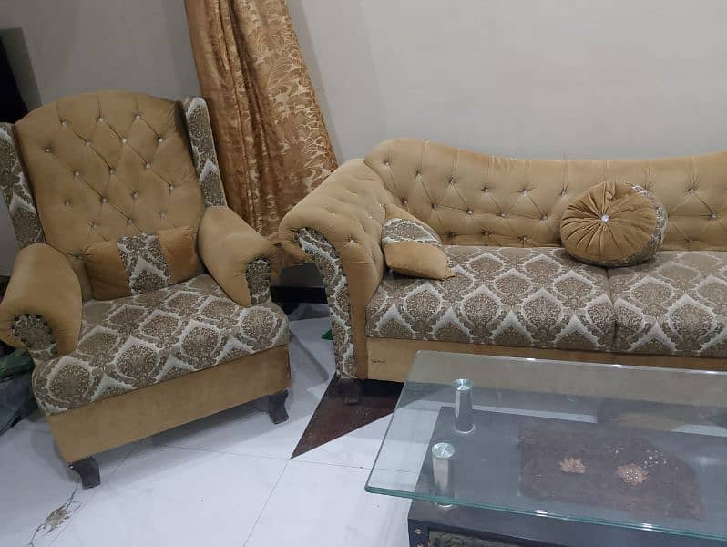 5 seater sofa set urgent sale 5