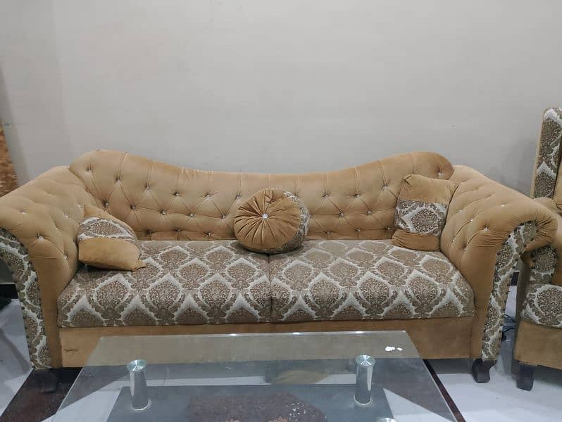 5 seater sofa set urgent sale 7