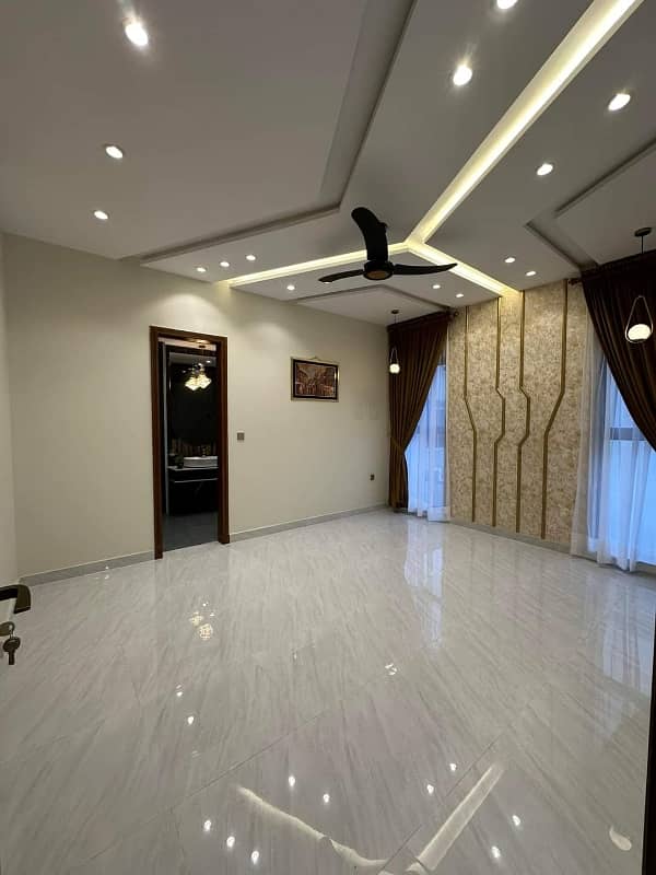 10 Marla Luxury Non Furnished House Available For Sale In Bahria Town Lahore 5