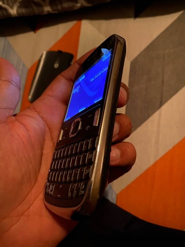 Nokia Asha 302 new condition forsale 3