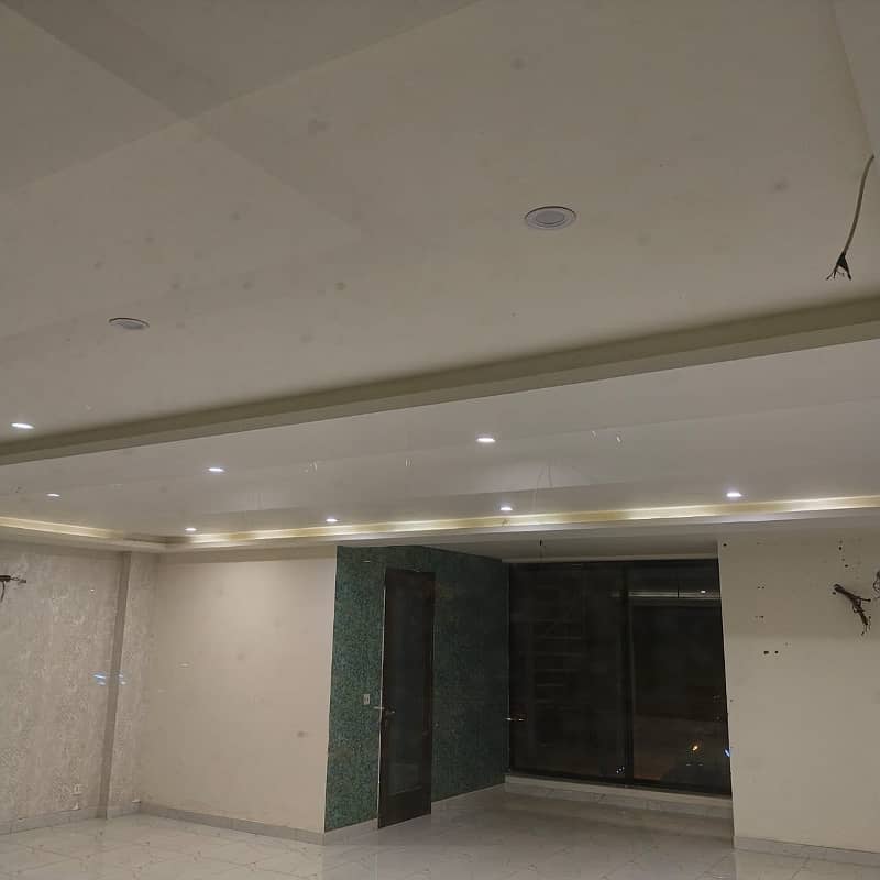 5 Marla Ground Floor Non-Furnished Commercial Hall Available For Rent Bahria Town Lahore 1