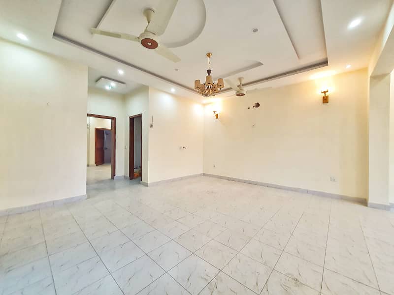 10 Marla Luxury Non Furnished Lower Portion For Rent In Bahria Lahore 1