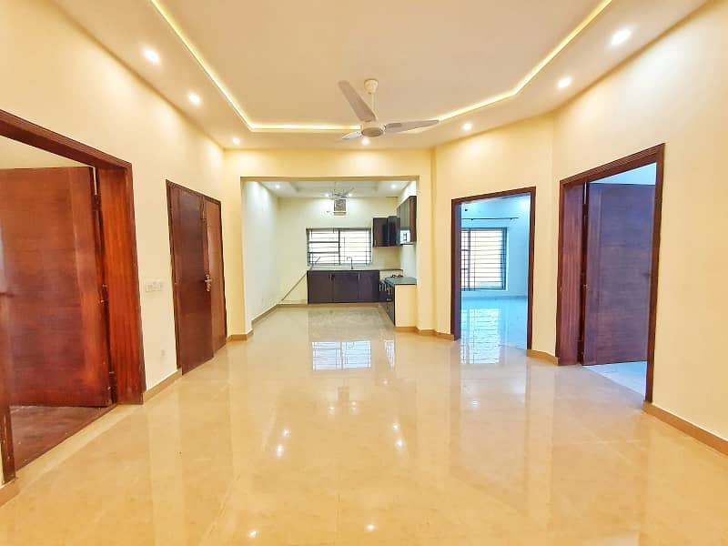 10 Marla Luxury Non Furnished Lower Portion For Rent In Bahria Lahore 0