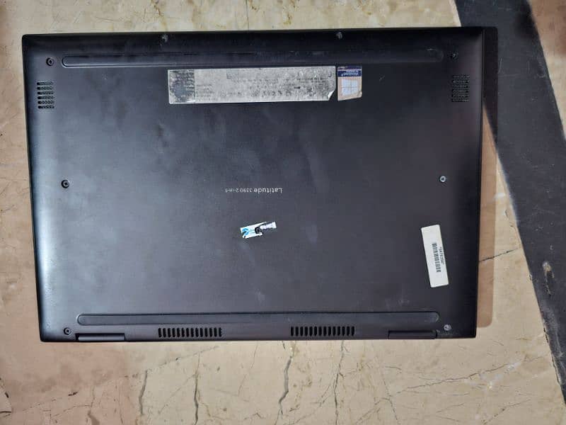 dell latitude 3390 2-in-1 i3-8th 3