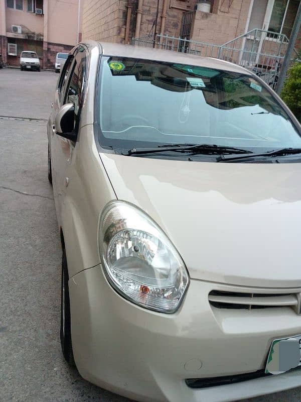 Toyota Passo Hana 2012 3