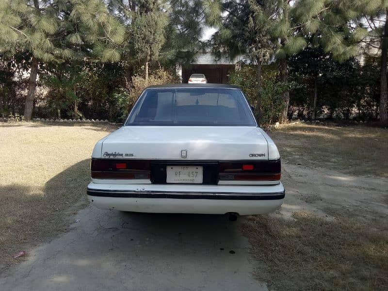 Toyota Crown 1990 13