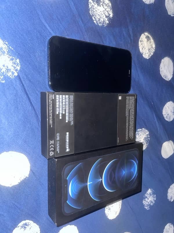 iphone 12 pro max 256gb with box and cable 2