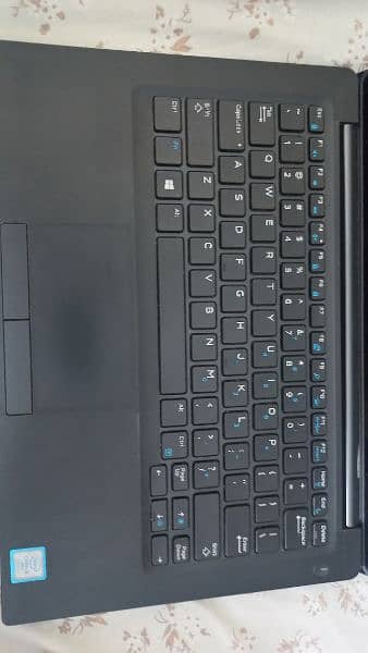 Dell Latitude 7280 | Touch and Type 3