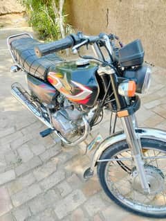 CG125 in good look . black colour good condition no work required