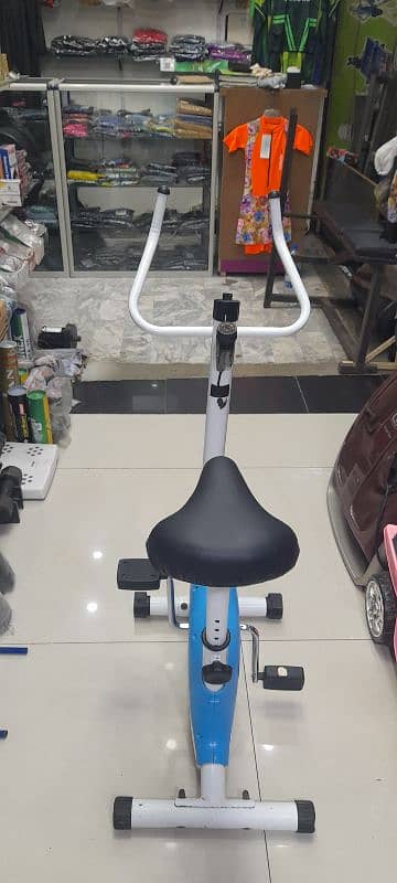 COMPACT EXERCISE BIKE 9