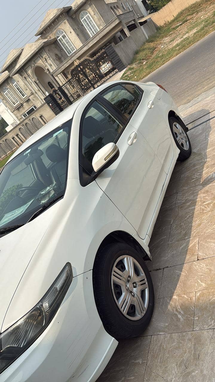 Honda City (2016) - Family-Owned, Excellent Condition 2