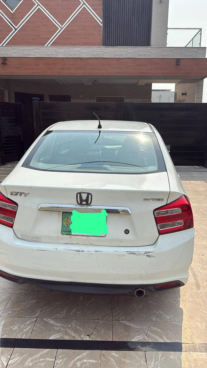 Honda City (2016) - Family-Owned, Excellent Condition 3