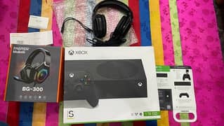 Xbox Series S 1TB SSD Black Addition & RGB Headphone O317-4OO47O7