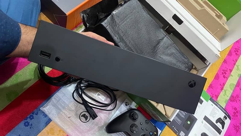 Xbox Series S 1TB SSD Black Addition & RGB Headphone O317-4OO47O7 8