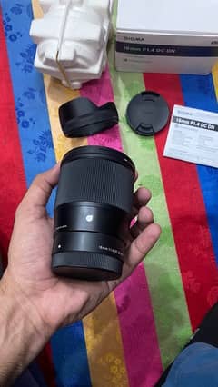 Sigma 16mm 1.4 for Sony E Mount O317-4OO47O7 Like Brand new