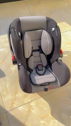 Tinnies carrycot & car seat