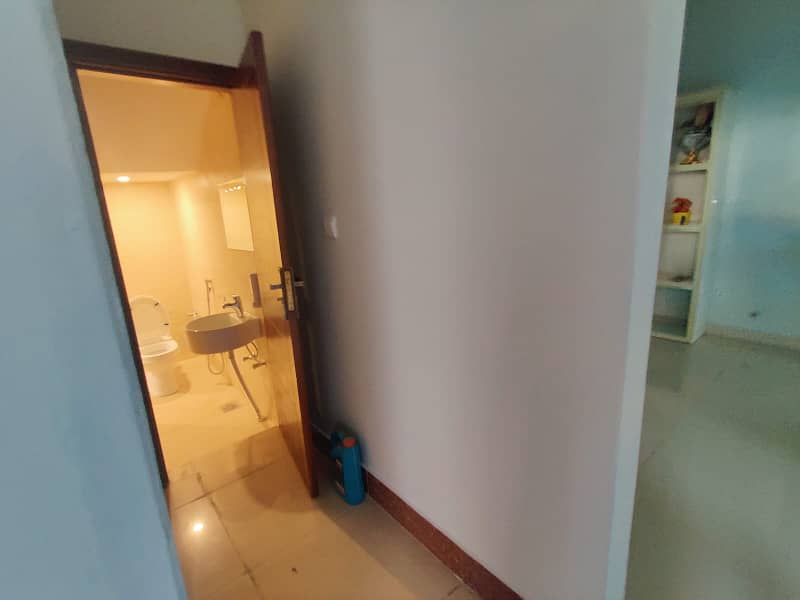 10 Marla Ground Portion For Rent In G-13/4 10