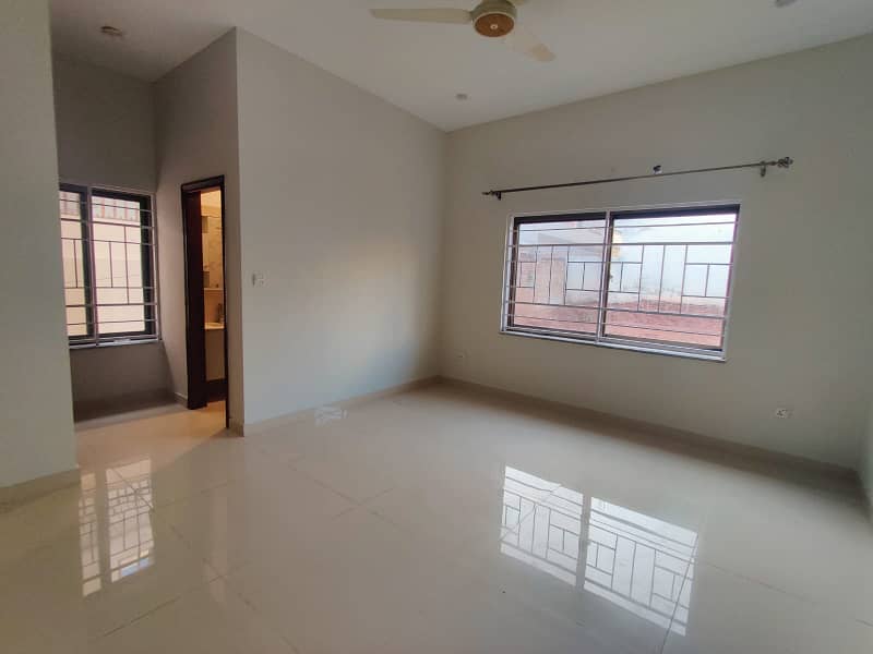 10 Marla Ground Portion For Rent In G-13/4 13