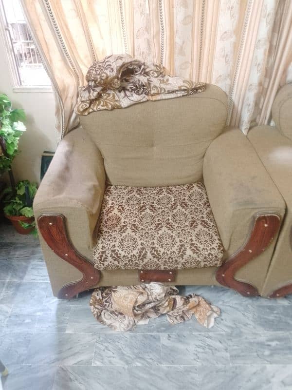 5 seater sofa set in good condition 1