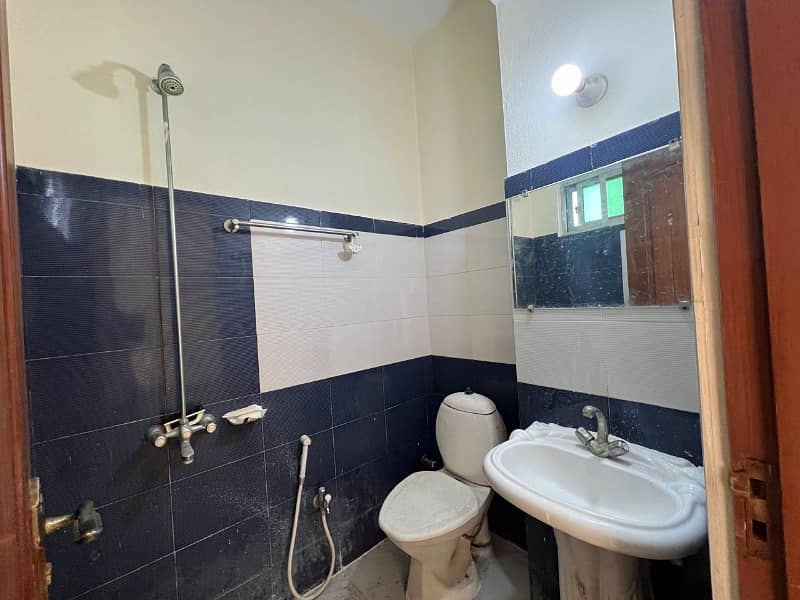 2 Rooms 800 Sq. Ft. Flat On Rent In G13/3 (Unfurnished) 2