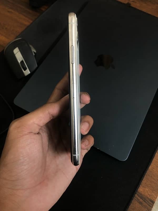 iPhone 11pro Max Non pta 4