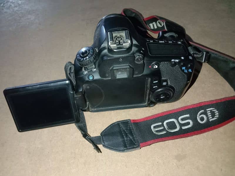 urgent sale DSLR 60D 3