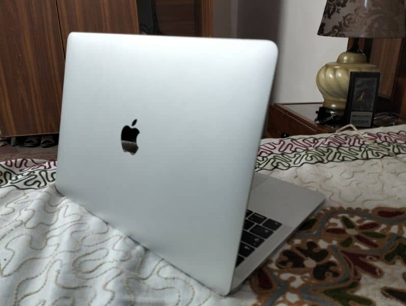 MacBook Pro 2017 13 inch 3