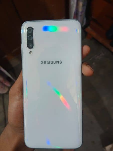 Samsung galaxy a70. . . . 6128 0