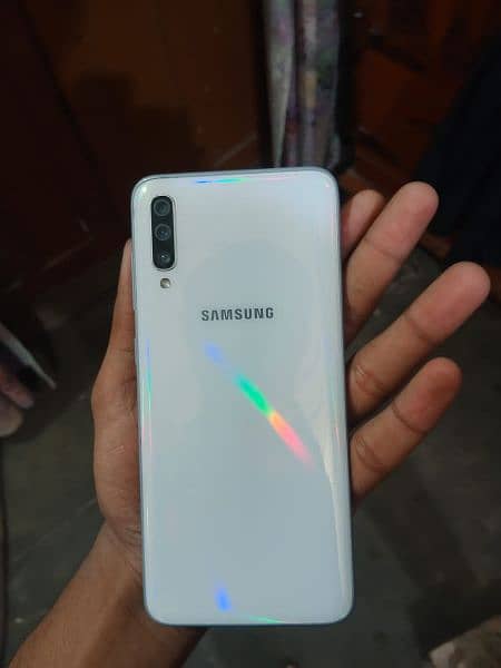 Samsung galaxy a70. . . . 6128 3