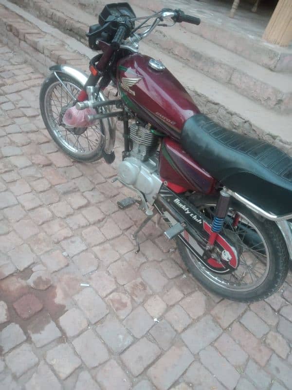 Honda 125 model 2014 peshawar number lush condition 0