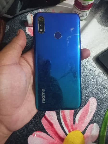 realme 3 9/10 condition 3