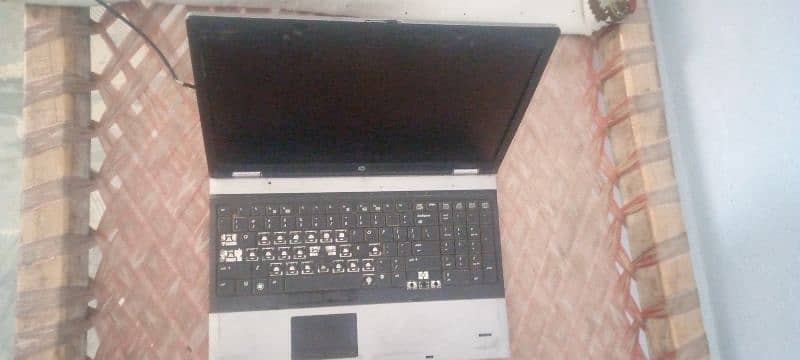 used laptop volume kharab ha keyboard ma buttons tore nahi ha battery 0