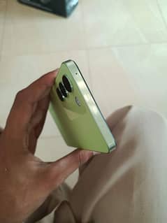 vivo y100