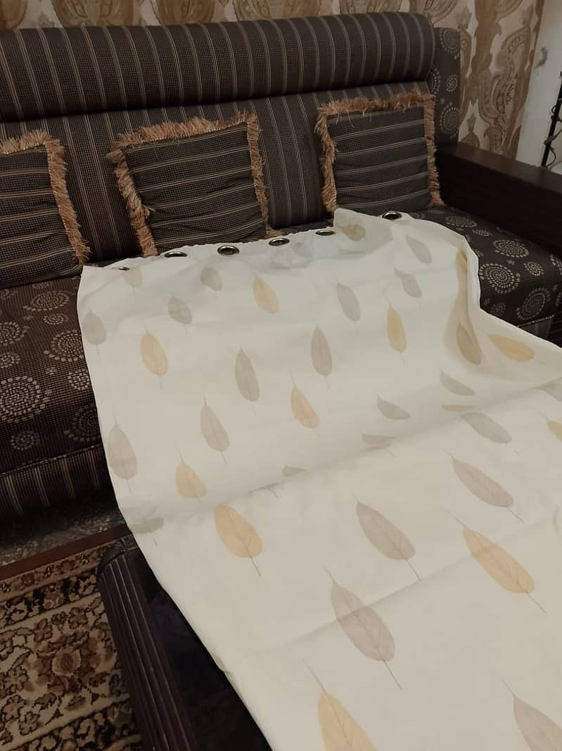 04 curtains in good condition 0