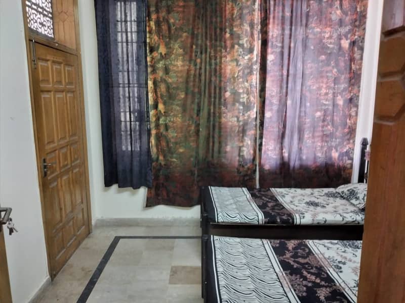 Girls Hostel/Well Furnished rooms Availabe/all facilities/Soan Garden 4