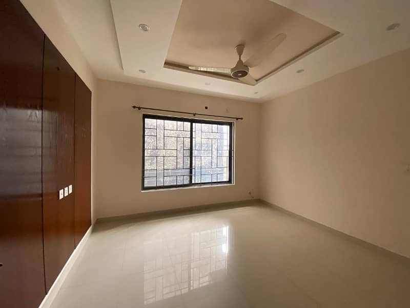 House Of 4500 Square Feet Available For sale In D-12 0