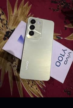 vivo y100 with full box (8/128)