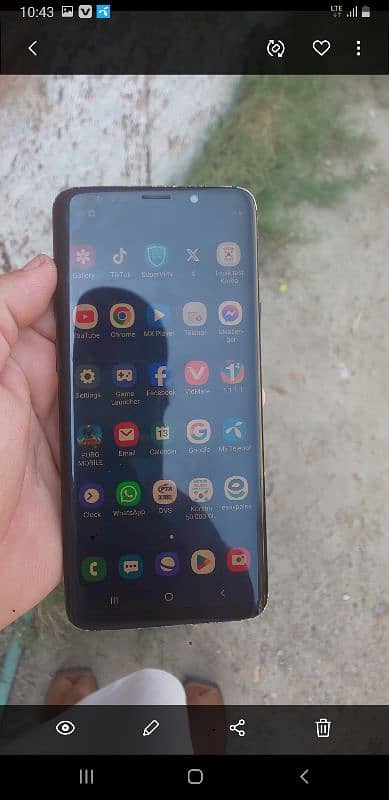 Samsung S9 plus Ram 6 memrey 64 glas. e naray shan crik dy ao back e 3