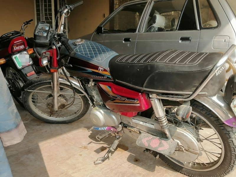 Honda 125 Red Color only 22000 km driven 5