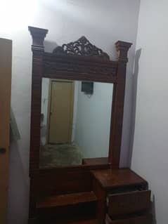 Dressing Table selling 0