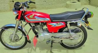 Honda 125 cc 2016 model for sale WhatsApp number 03494717204)