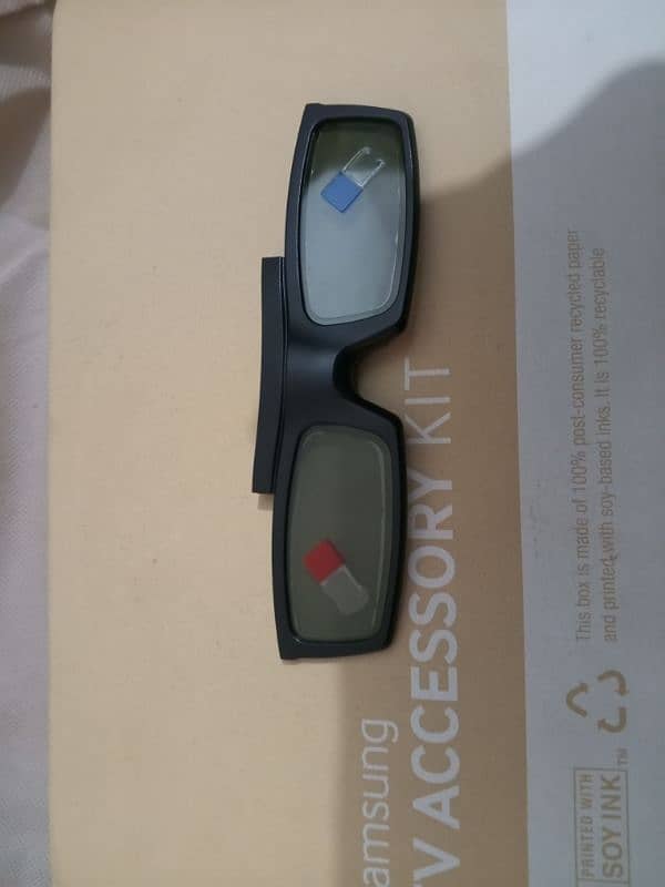 Samsung LED 3D Glasses 1