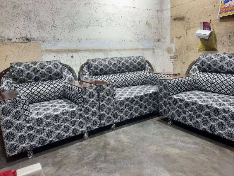 sofa set brand new 2 sall ki wrrnty k sat 15